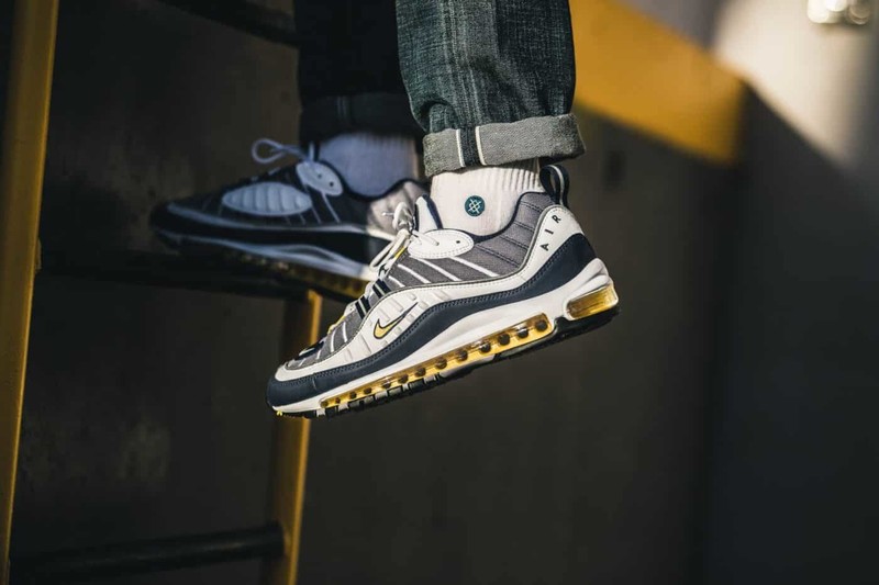 Air max 98 sales tour yellow on feet